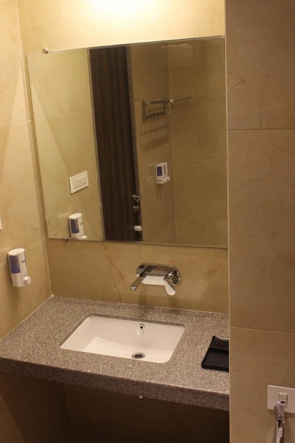Hotel Rajhans Abhinandan Bhopal Ngoại thất bức ảnh