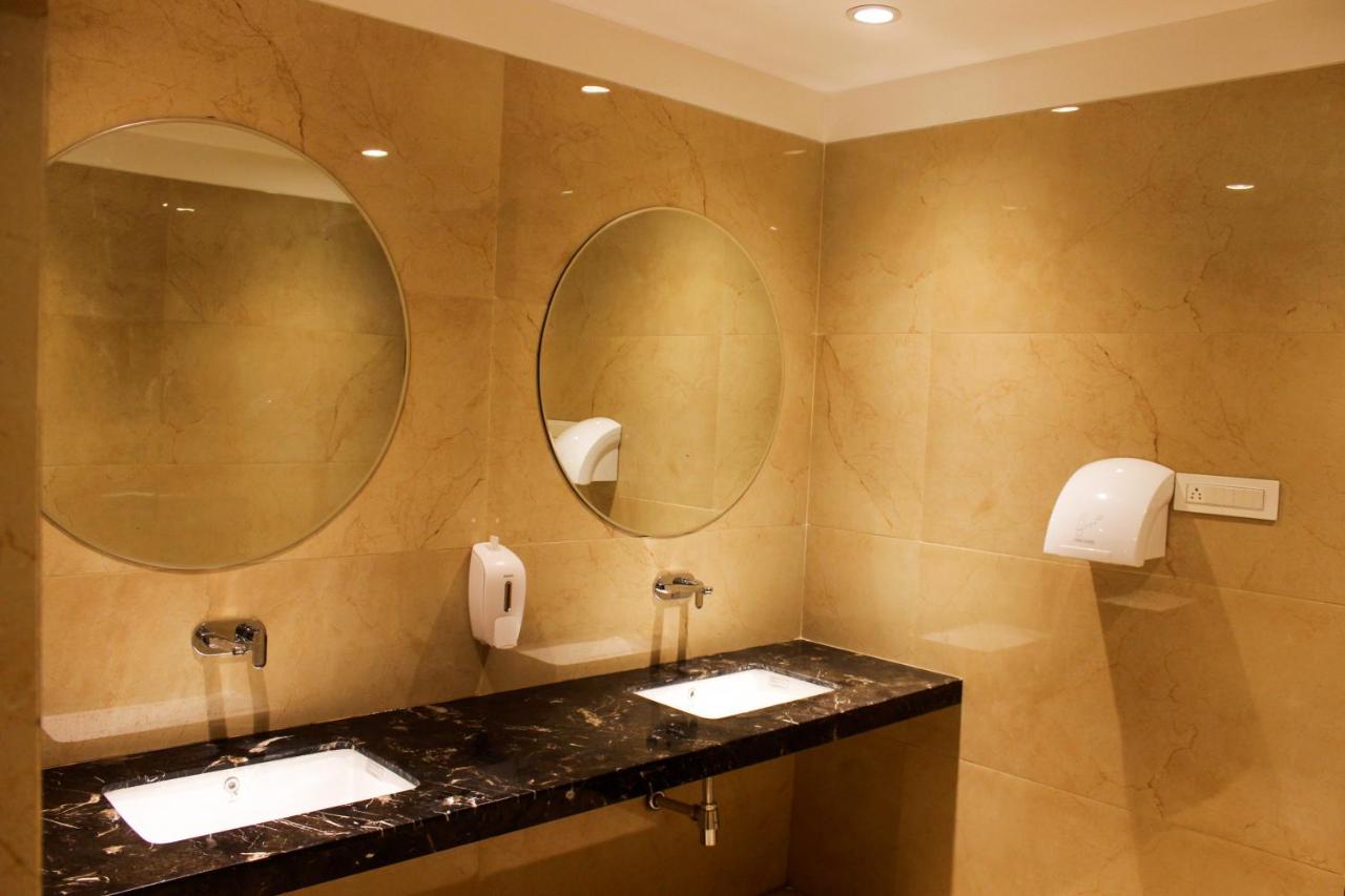 Hotel Rajhans Abhinandan Bhopal Ngoại thất bức ảnh