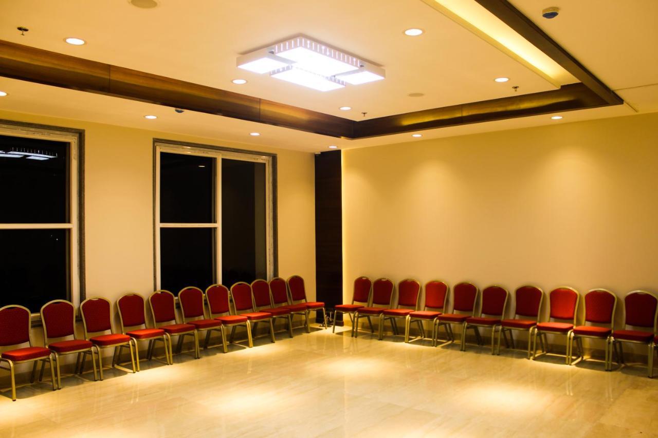 Hotel Rajhans Abhinandan Bhopal Ngoại thất bức ảnh