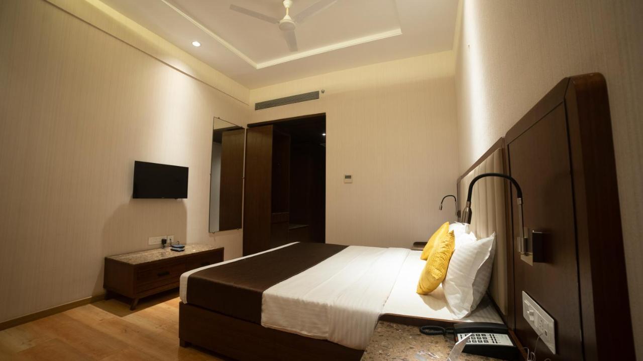 Hotel Rajhans Abhinandan Bhopal Ngoại thất bức ảnh