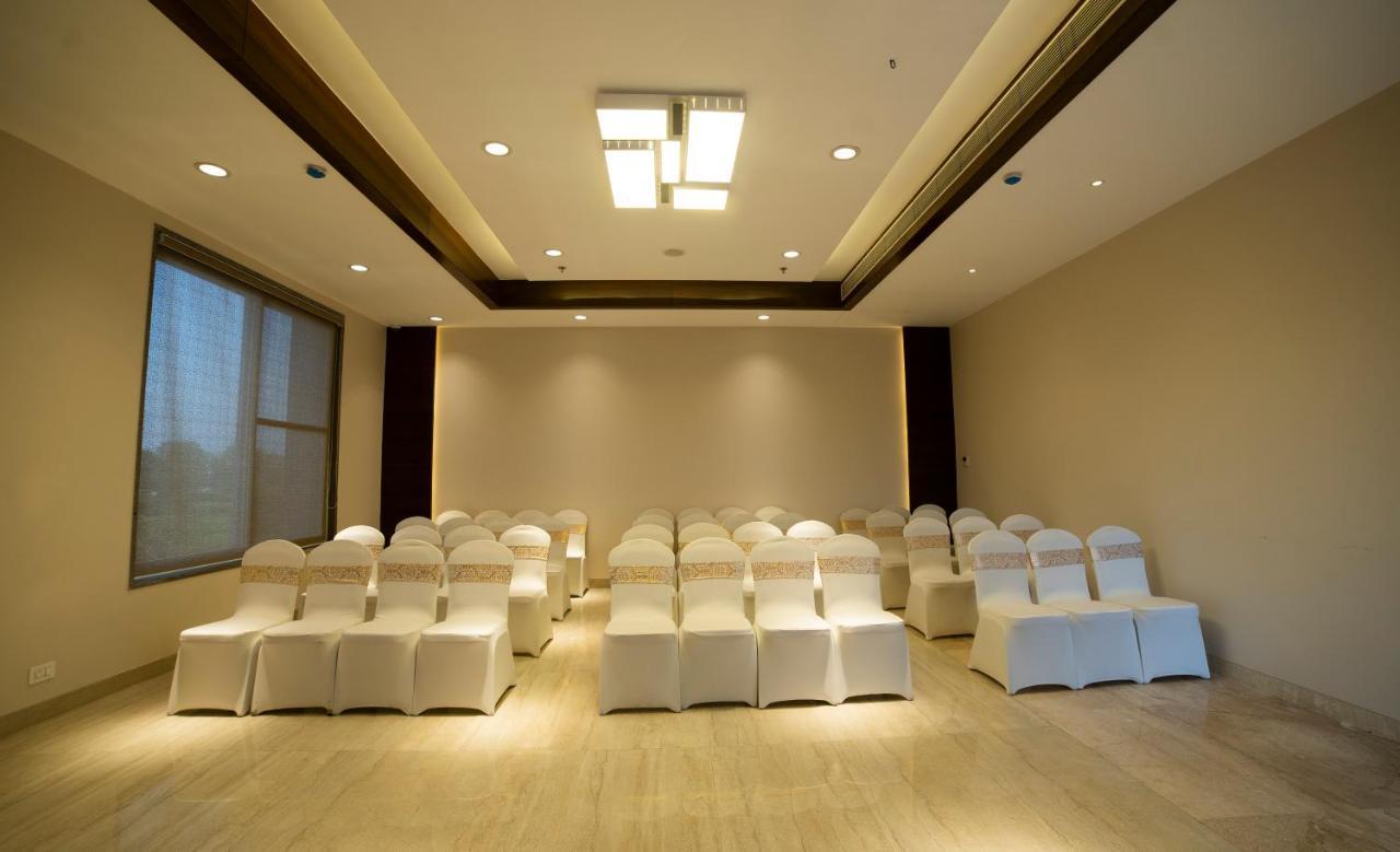 Hotel Rajhans Abhinandan Bhopal Ngoại thất bức ảnh