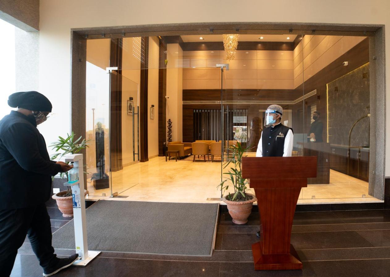 Hotel Rajhans Abhinandan Bhopal Ngoại thất bức ảnh