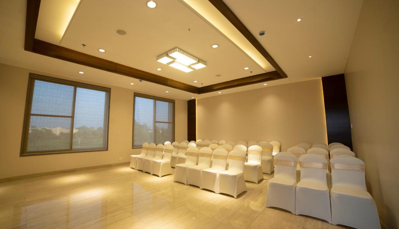 Hotel Rajhans Abhinandan Bhopal Ngoại thất bức ảnh