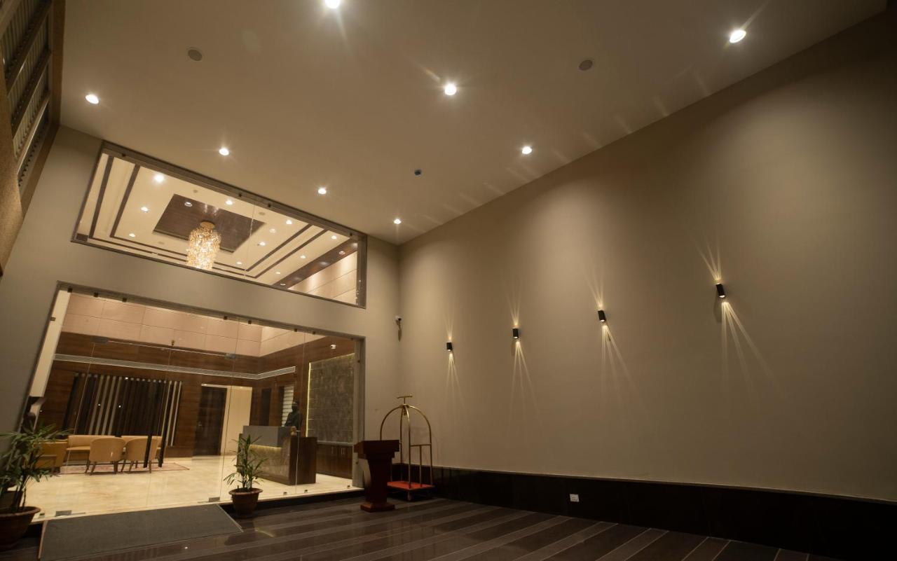 Hotel Rajhans Abhinandan Bhopal Ngoại thất bức ảnh