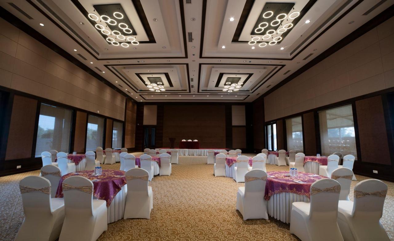 Hotel Rajhans Abhinandan Bhopal Ngoại thất bức ảnh