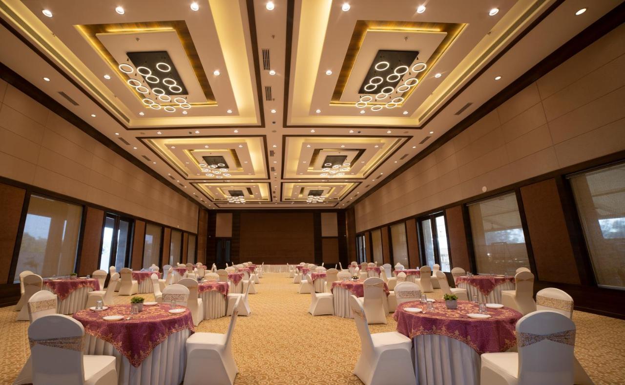 Hotel Rajhans Abhinandan Bhopal Ngoại thất bức ảnh
