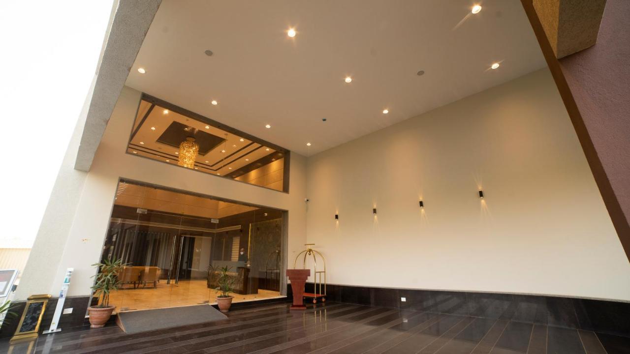 Hotel Rajhans Abhinandan Bhopal Ngoại thất bức ảnh