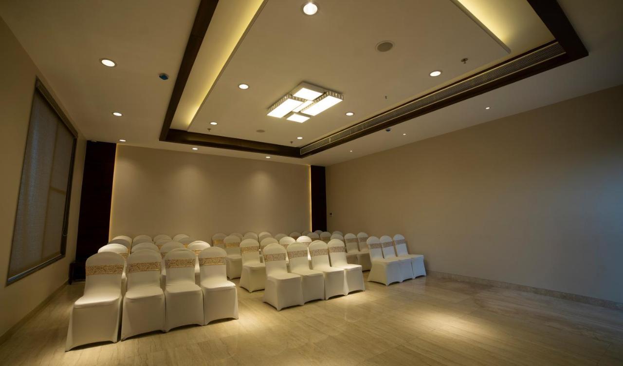 Hotel Rajhans Abhinandan Bhopal Ngoại thất bức ảnh
