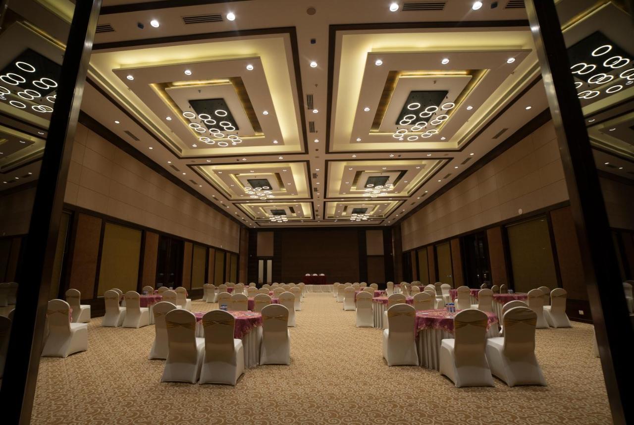 Hotel Rajhans Abhinandan Bhopal Ngoại thất bức ảnh