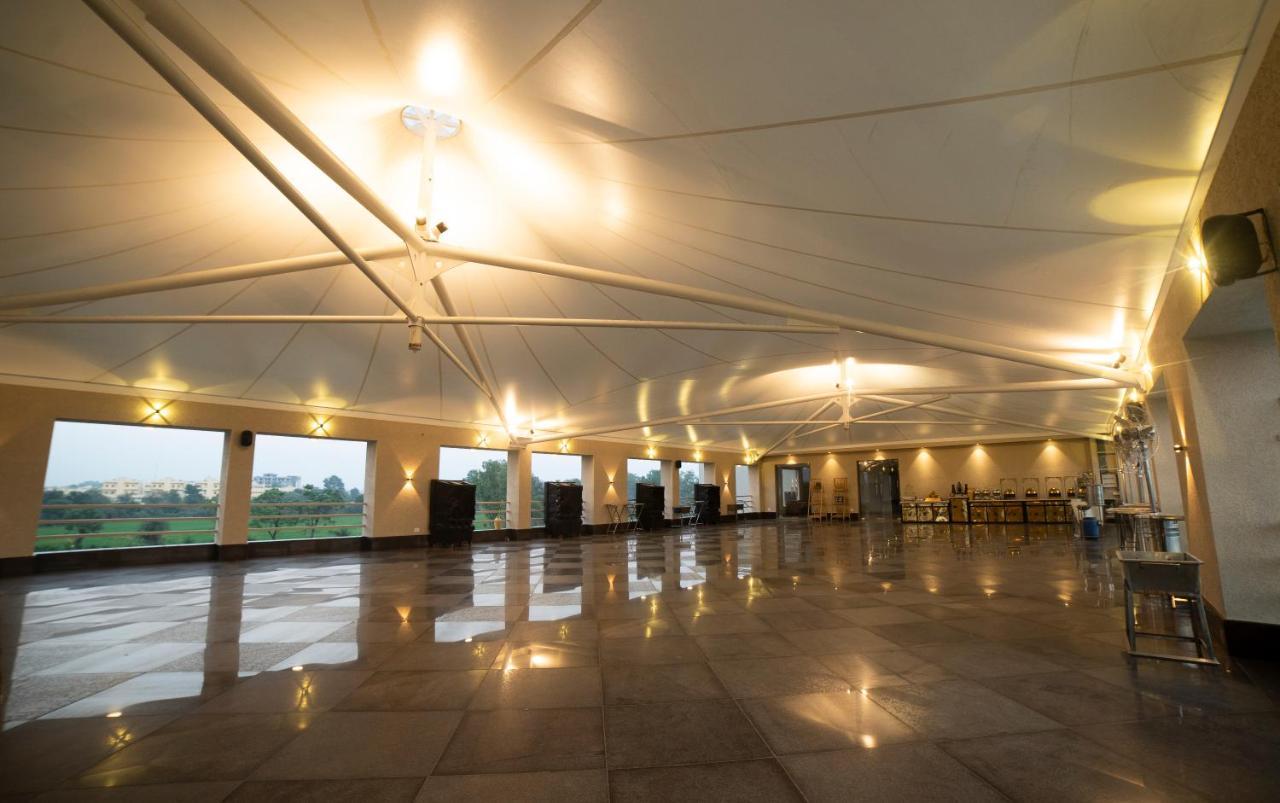Hotel Rajhans Abhinandan Bhopal Ngoại thất bức ảnh