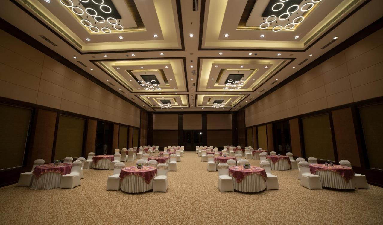 Hotel Rajhans Abhinandan Bhopal Ngoại thất bức ảnh