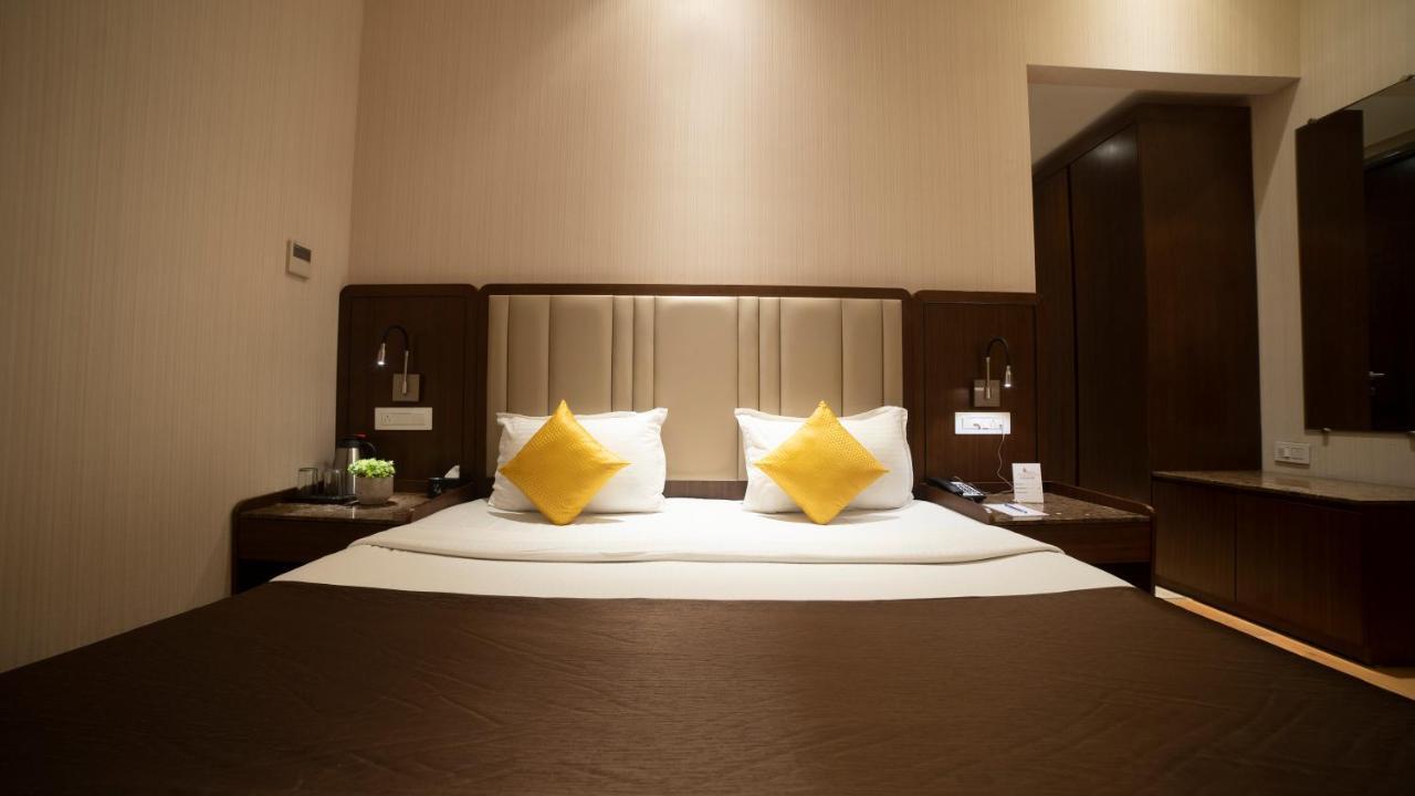 Hotel Rajhans Abhinandan Bhopal Ngoại thất bức ảnh