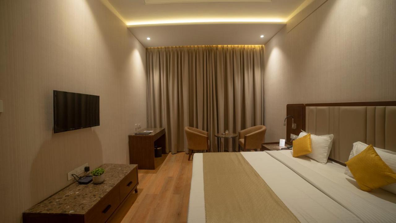 Hotel Rajhans Abhinandan Bhopal Ngoại thất bức ảnh