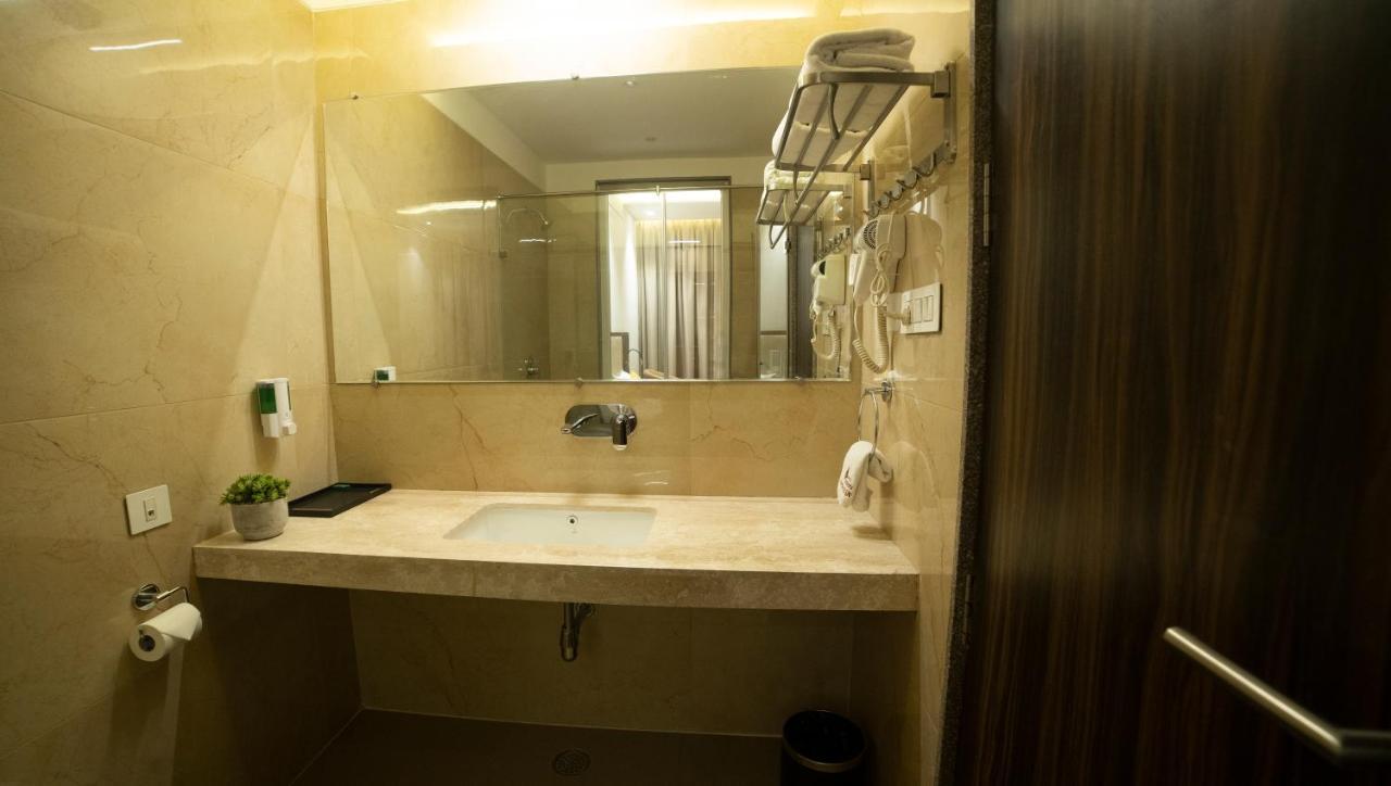 Hotel Rajhans Abhinandan Bhopal Ngoại thất bức ảnh