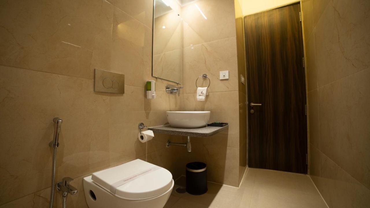 Hotel Rajhans Abhinandan Bhopal Ngoại thất bức ảnh