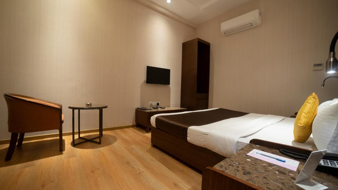Hotel Rajhans Abhinandan Bhopal Ngoại thất bức ảnh