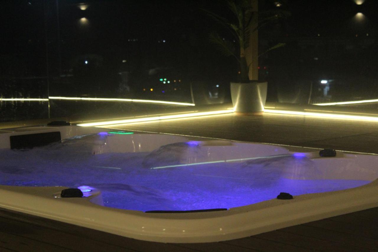 Hotel Rajhans Abhinandan Bhopal Ngoại thất bức ảnh